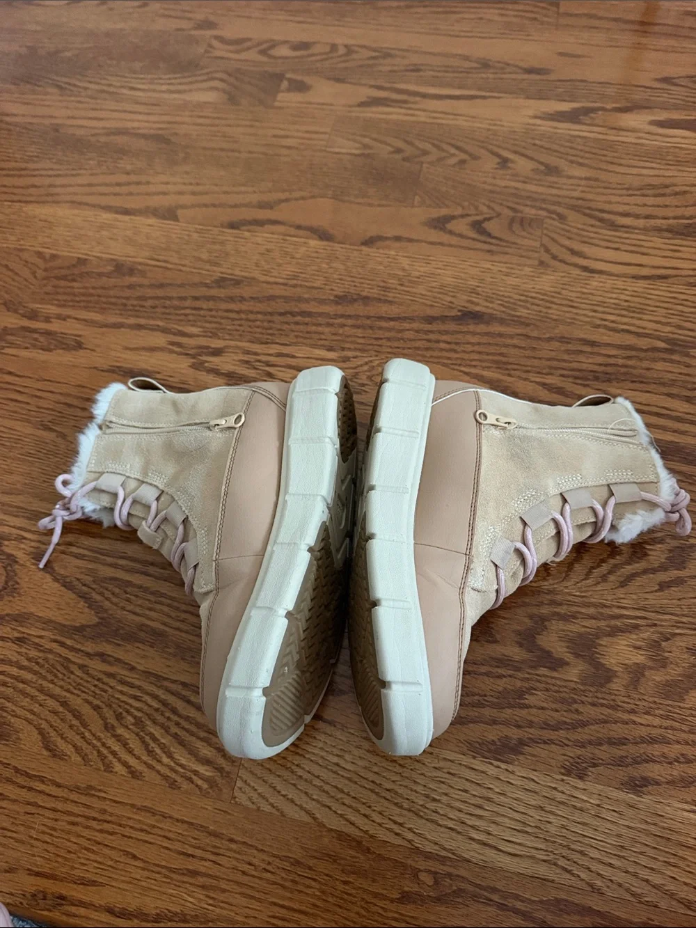 Sorel Kids Beige Faux-Fur Winter Boots with Pink Laces
